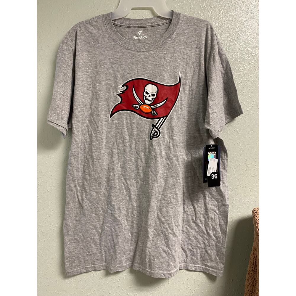 Fanatics Tampa Bay Buccaneers T- shirt- size L- NWT-MM